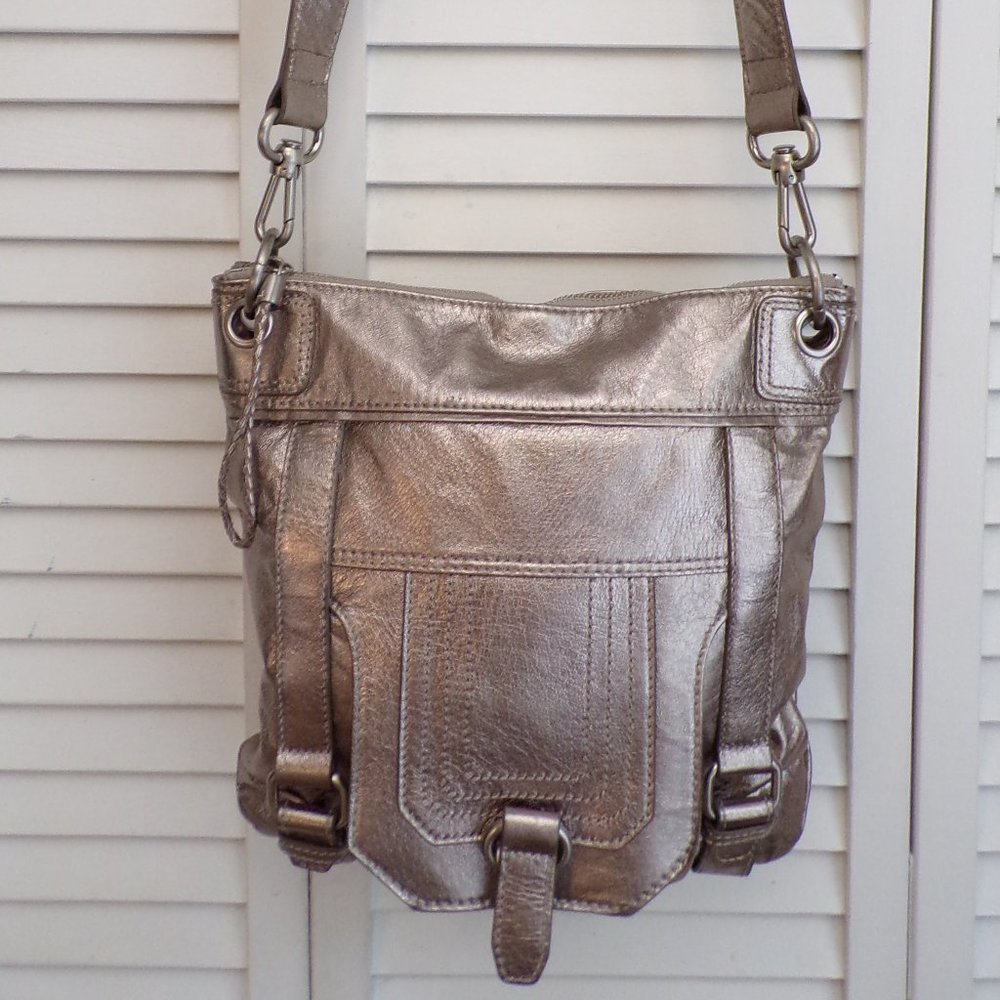 The Sak Pewter Silver Metallic Leather Crossbody Bag Adjustable Removable Strap